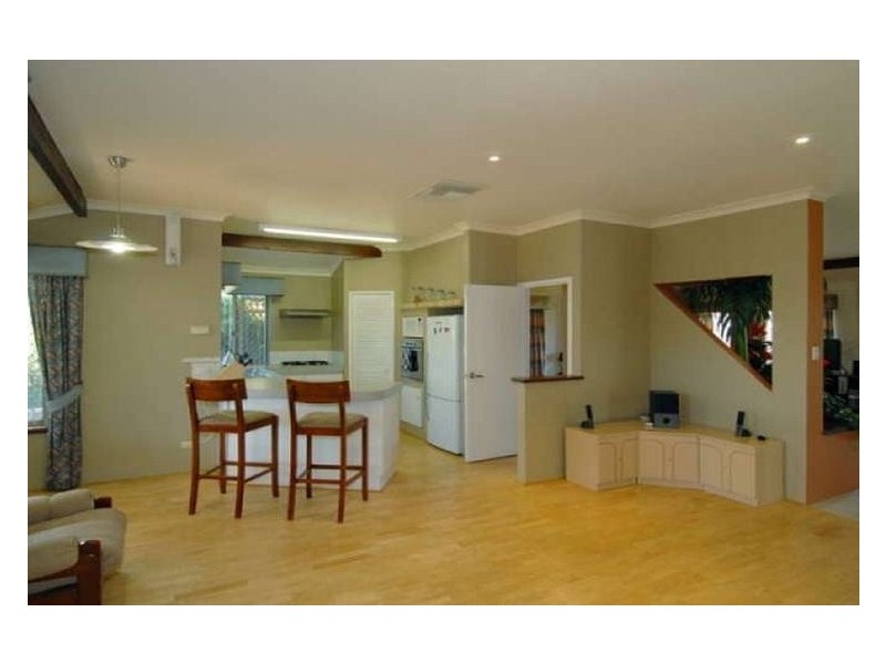 19 Forest Lakes Drive, Thornlie WA 6108