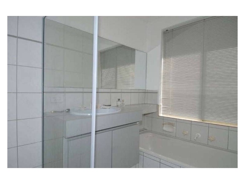 19 Forest Lakes Drive, Thornlie WA 6108