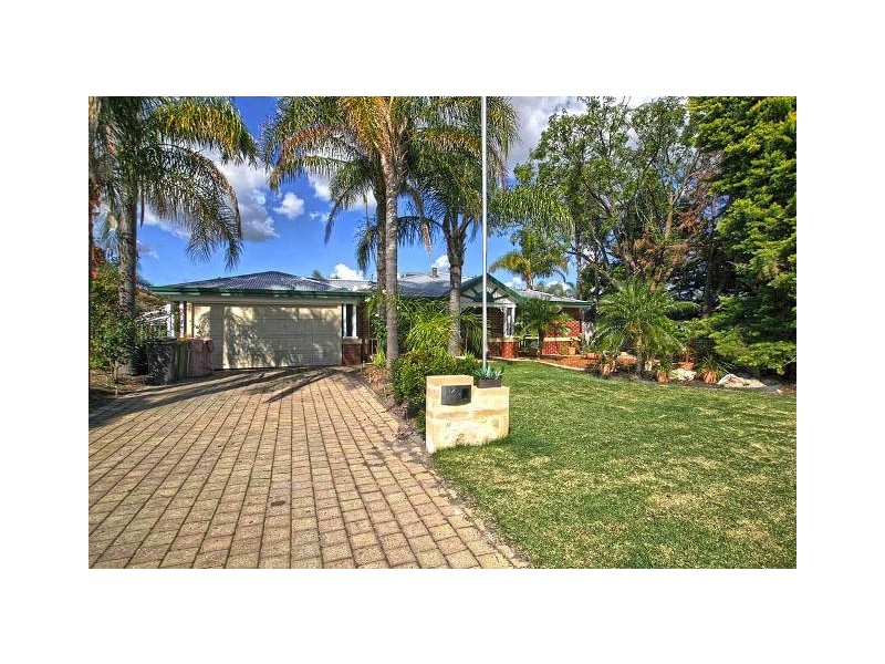 12 Pimelia Grove, Thornlie WA 6108