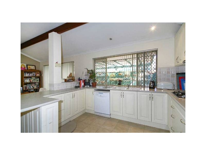 12 Pimelia Grove, Thornlie WA 6108