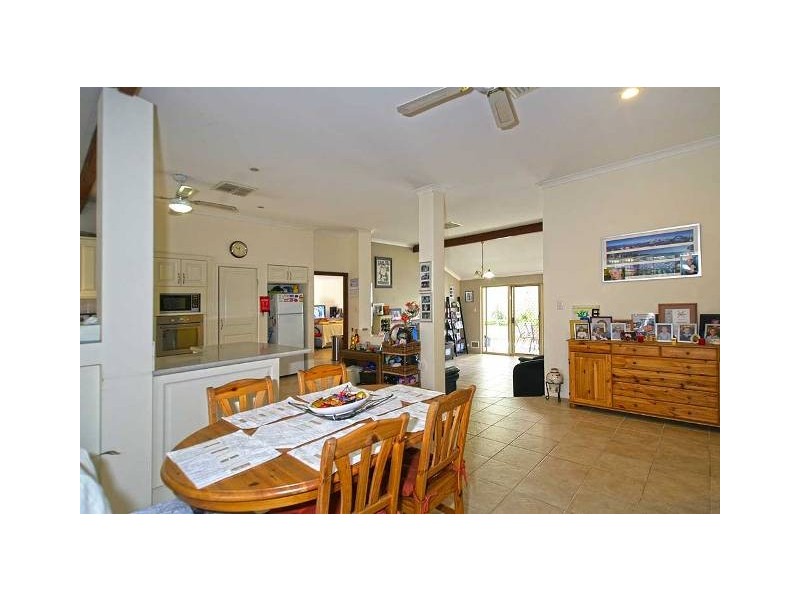 12 Pimelia Grove, Thornlie WA 6108