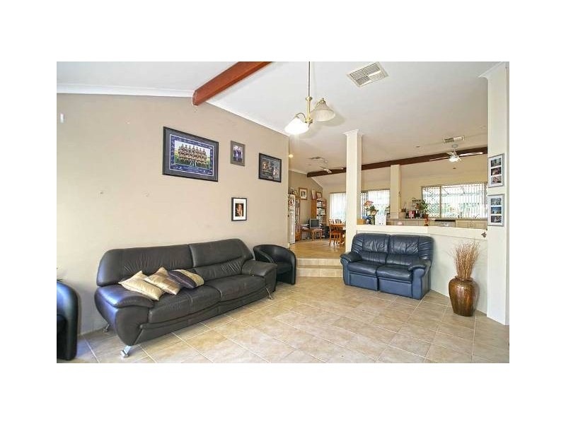 12 Pimelia Grove, Thornlie WA 6108