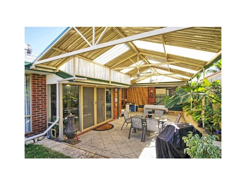 12 Pimelia Grove, Thornlie WA 6108