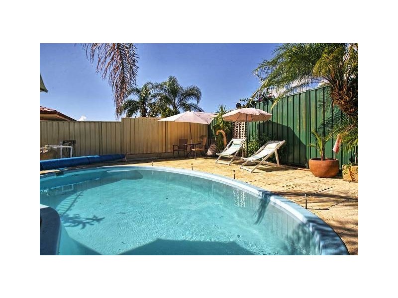 12 Pimelia Grove, Thornlie WA 6108