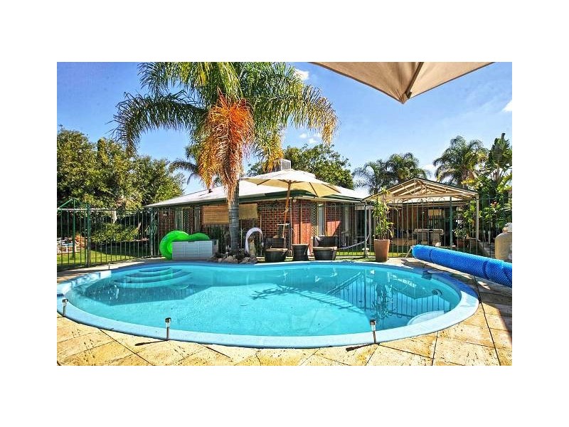 12 Pimelia Grove, Thornlie WA 6108