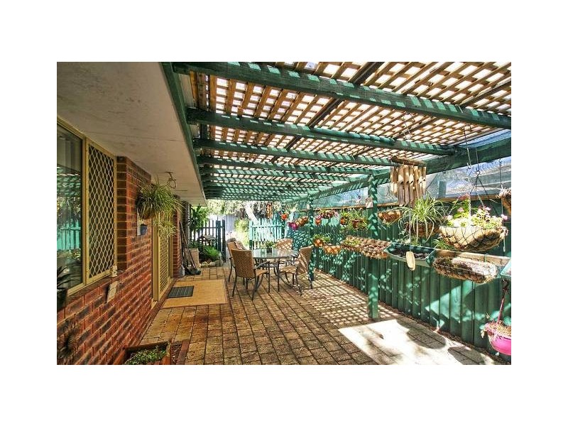 12 Pimelia Grove, Thornlie WA 6108