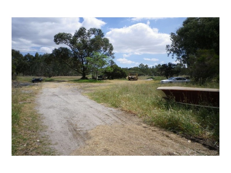 17 Allen Road, Forrestdale WA 6112