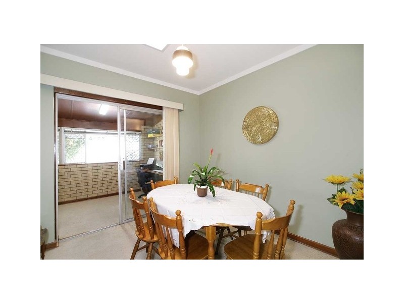 4 Lorenzo Street, Thornlie WA 6108