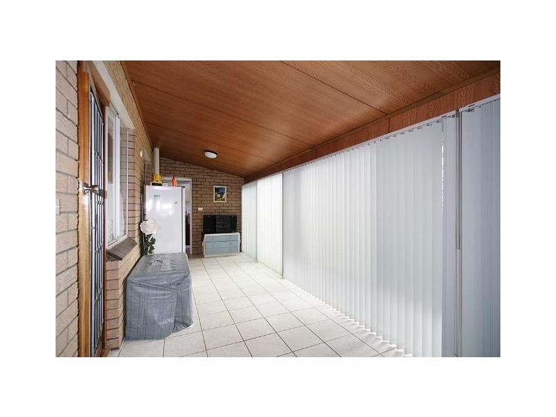 4 Lorenzo Street, Thornlie WA 6108