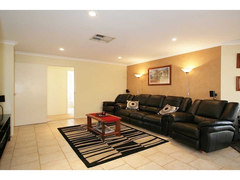 5 Kirby Court, Huntingdale WA 6110