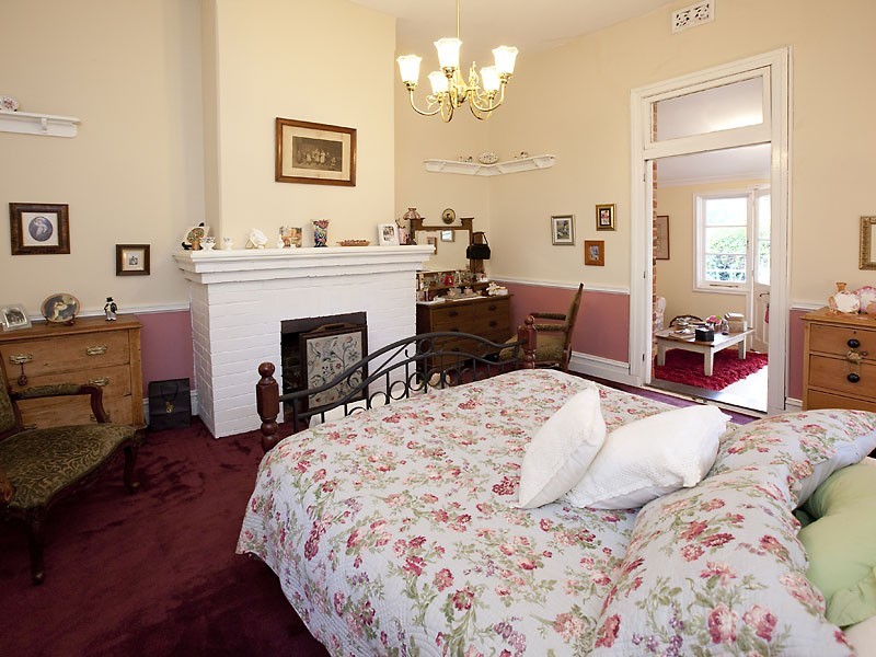 2 Armstrong Road, Kelmscott WA 6111