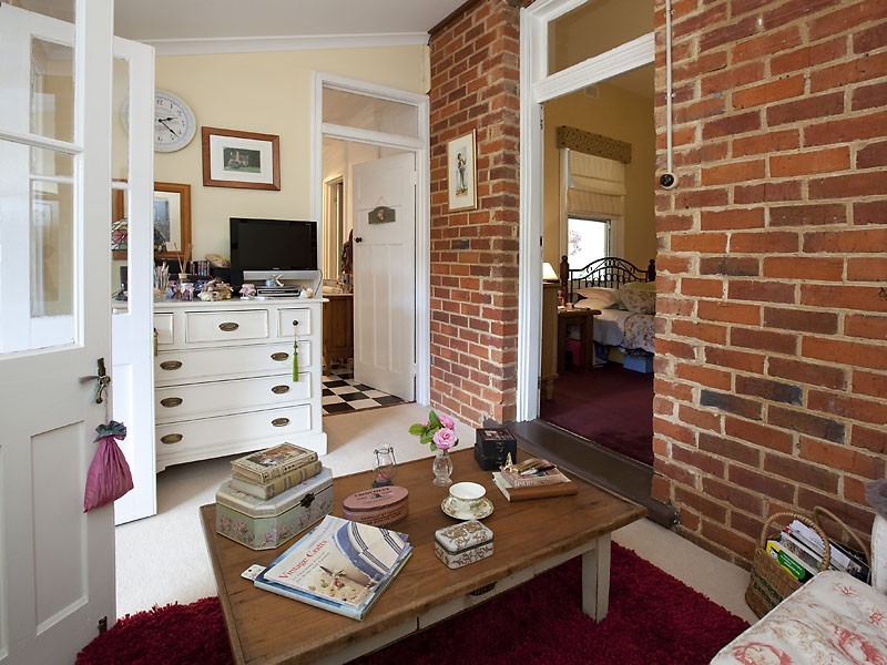 2 Armstrong Road, Kelmscott WA 6111