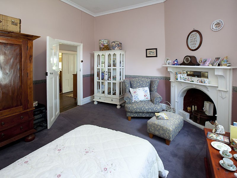 2 Armstrong Road, Kelmscott WA 6111