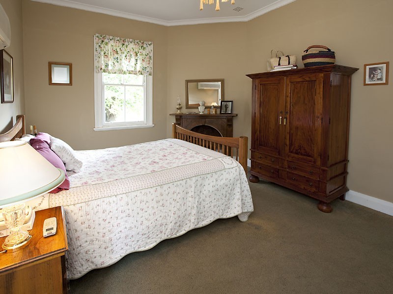 2 Armstrong Road, Kelmscott WA 6111