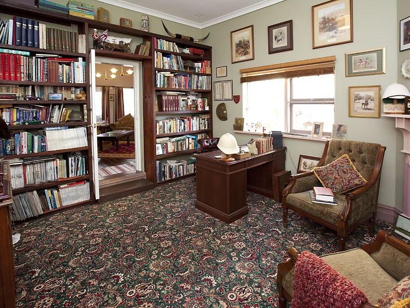 2 Armstrong Road, Kelmscott WA 6111