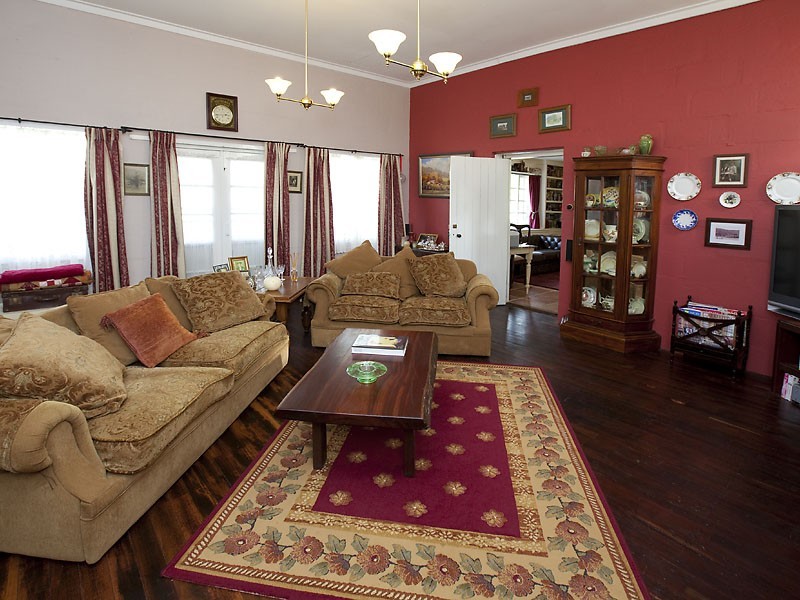 2 Armstrong Road, Kelmscott WA 6111