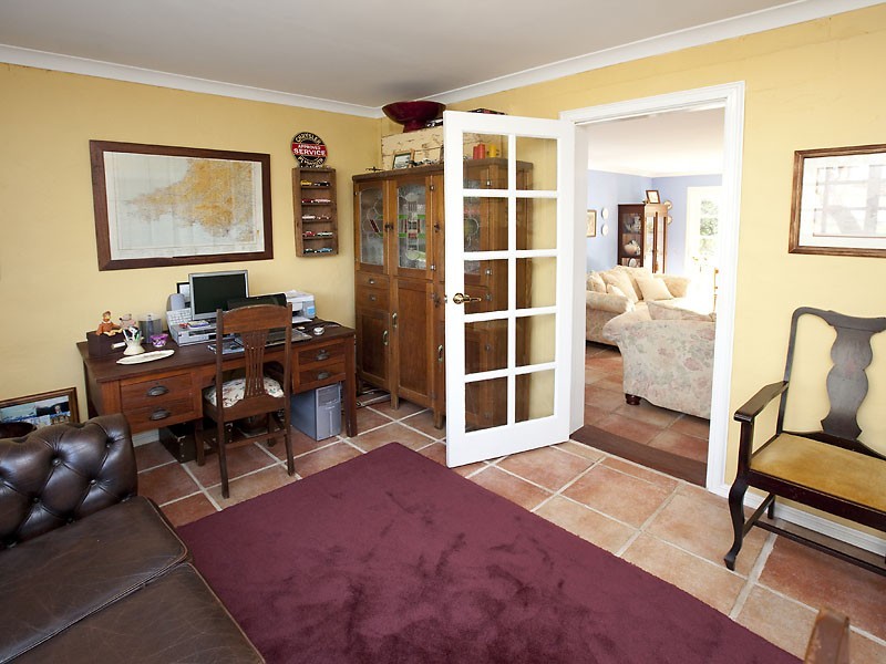 2 Armstrong Road, Kelmscott WA 6111