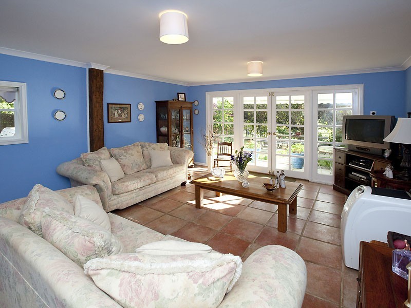 2 Armstrong Road, Kelmscott WA 6111