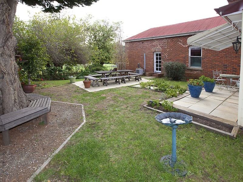 2 Armstrong Road, Kelmscott WA 6111