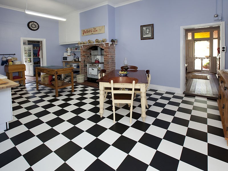 2 Armstrong Road, Kelmscott WA 6111