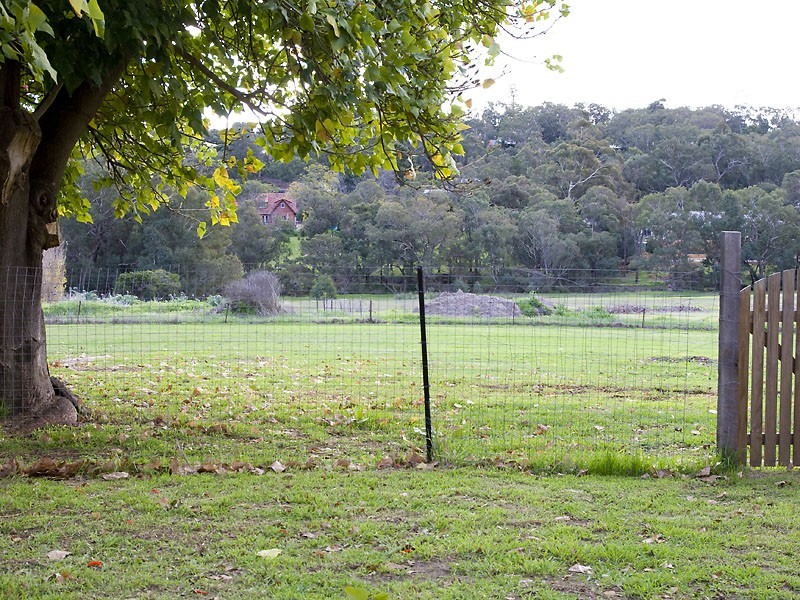 2 Armstrong Road, Kelmscott WA 6111