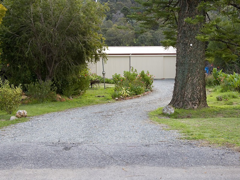 2 Armstrong Road, Kelmscott WA 6111