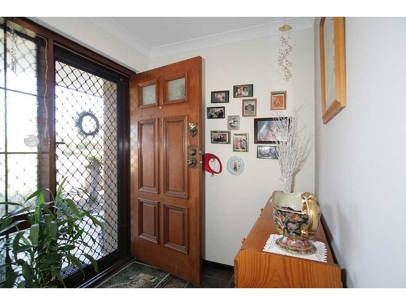 37 Discovery Drive, Thornlie WA 6108