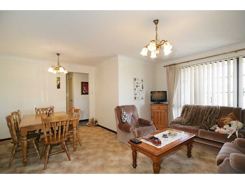 37 Discovery Drive, Thornlie WA 6108