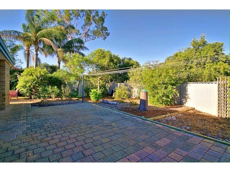 37 Discovery Drive, Thornlie WA 6108