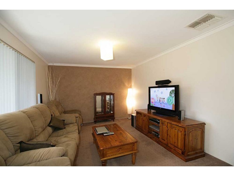 36 Mistletoe Drive, Huntingdale WA 6110