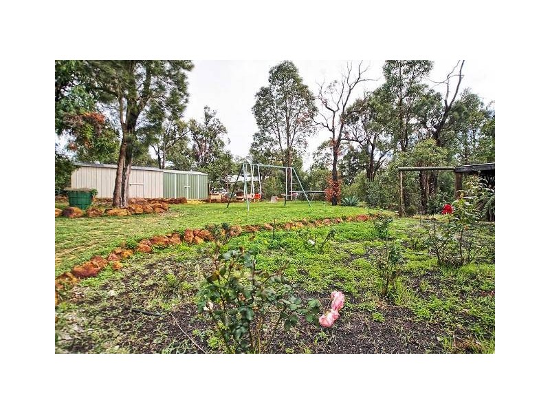 9 Darling Range Drive, Bedfordale WA 6112