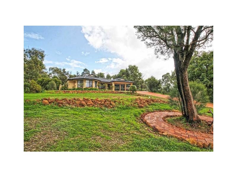 9 Darling Range Drive, Bedfordale WA 6112