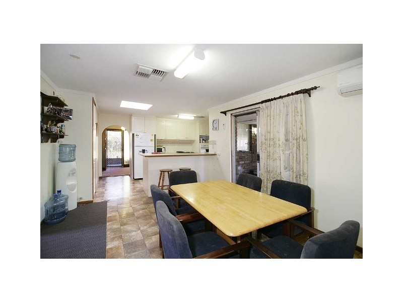 6 Mercer Place, Thornlie WA 6108