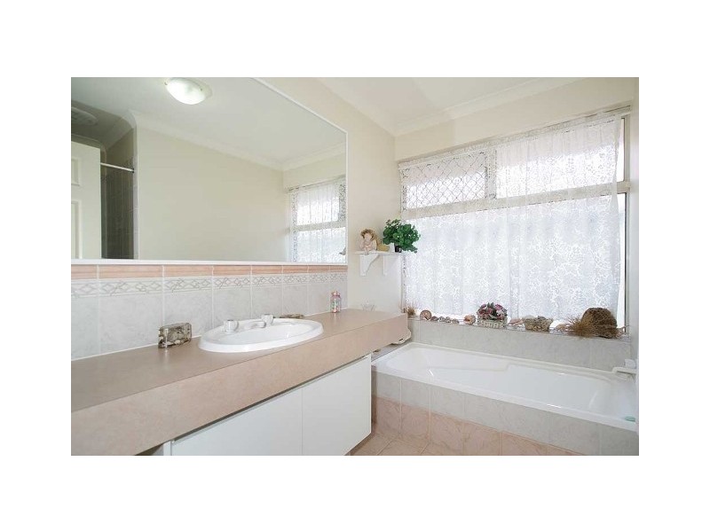 31 Tritonia Rise, Thornlie WA 6108