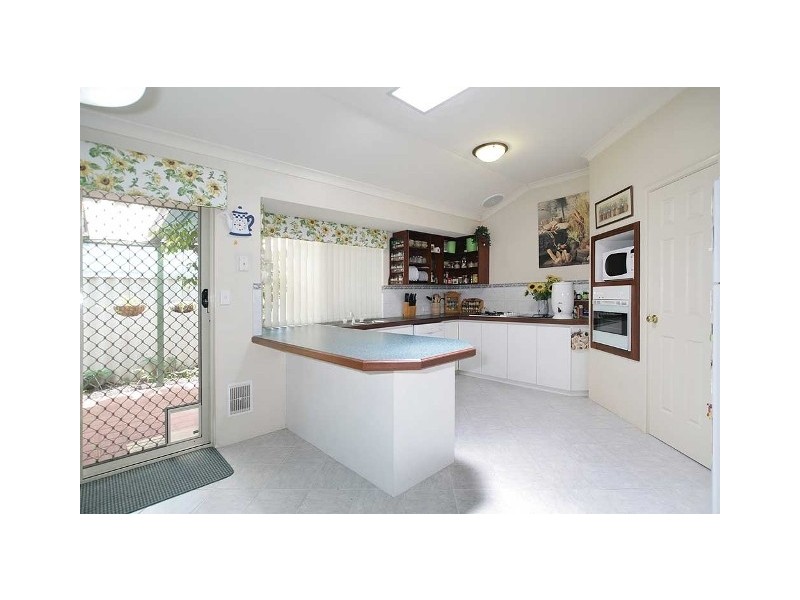 31 Tritonia Rise, Thornlie WA 6108