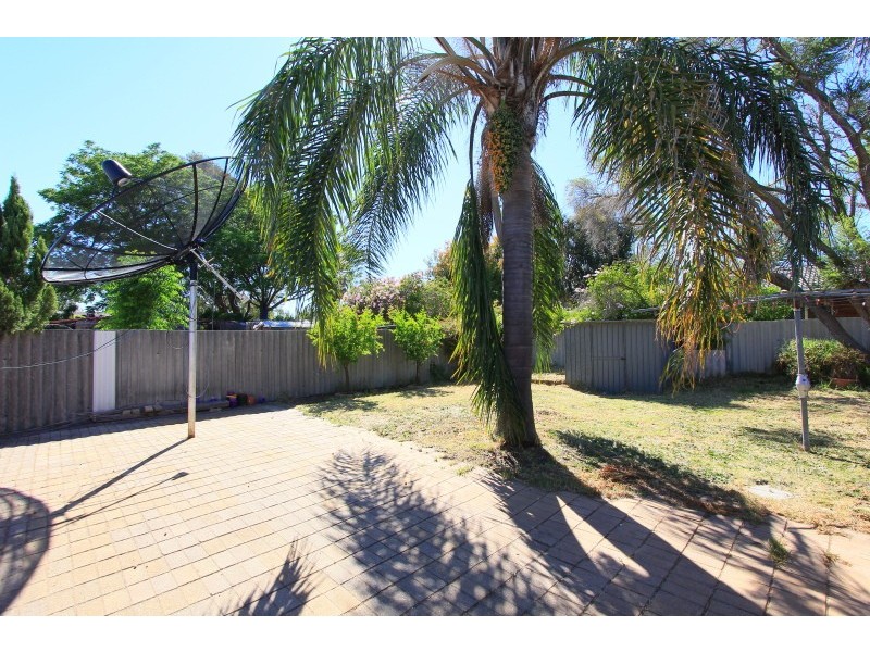 6 Ruby Ave, Langford WA 6147
