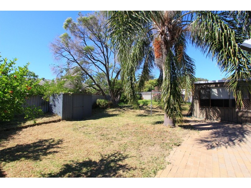 6 Ruby Ave, Langford WA 6147
