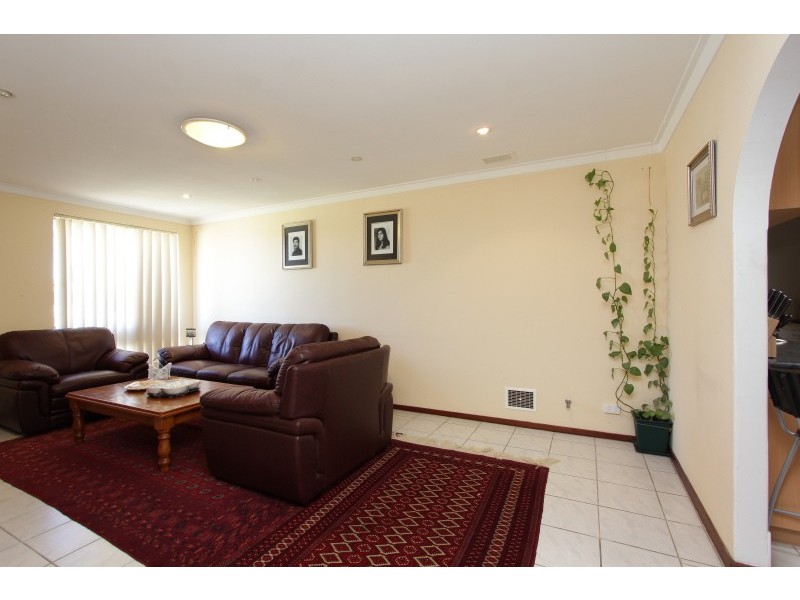 6 Ruby Ave, Langford WA 6147