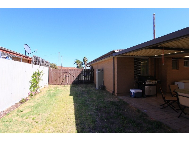 6 Ruby Ave, Langford WA 6147