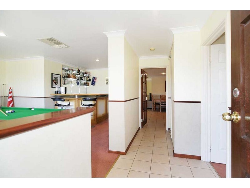 61 Forest Lakes Drive, Thornlie WA 6108