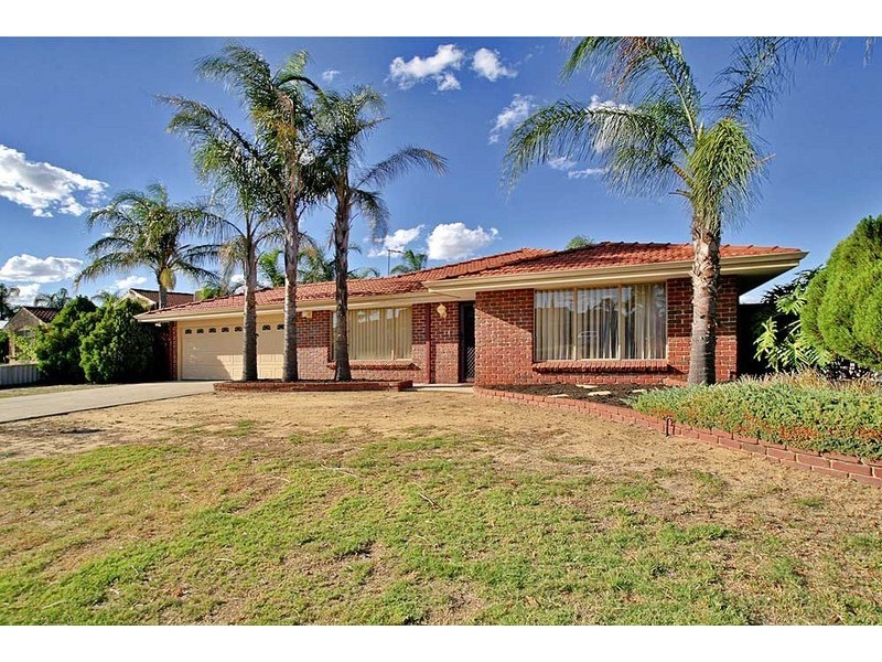 61 Forest Lakes Drive, Thornlie WA 6108