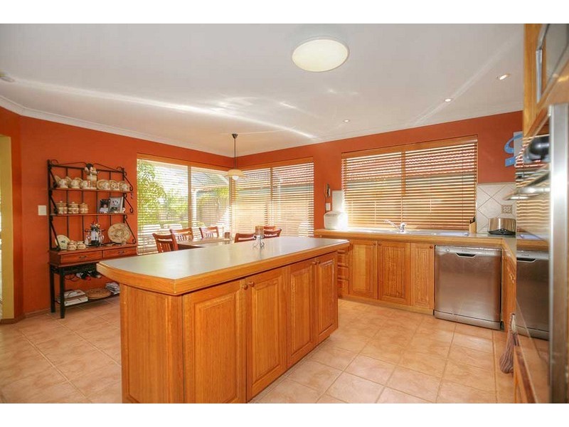 10 West End Parade, Canning Vale WA 6155