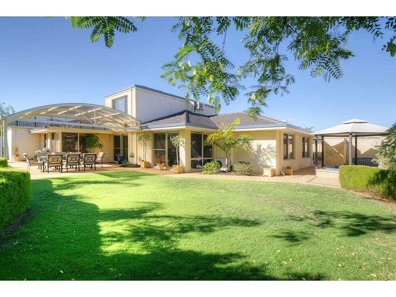 10 West End Parade, Canning Vale WA 6155