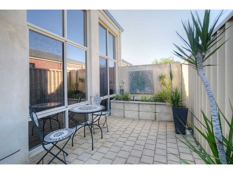10 West End Parade, Canning Vale WA 6155
