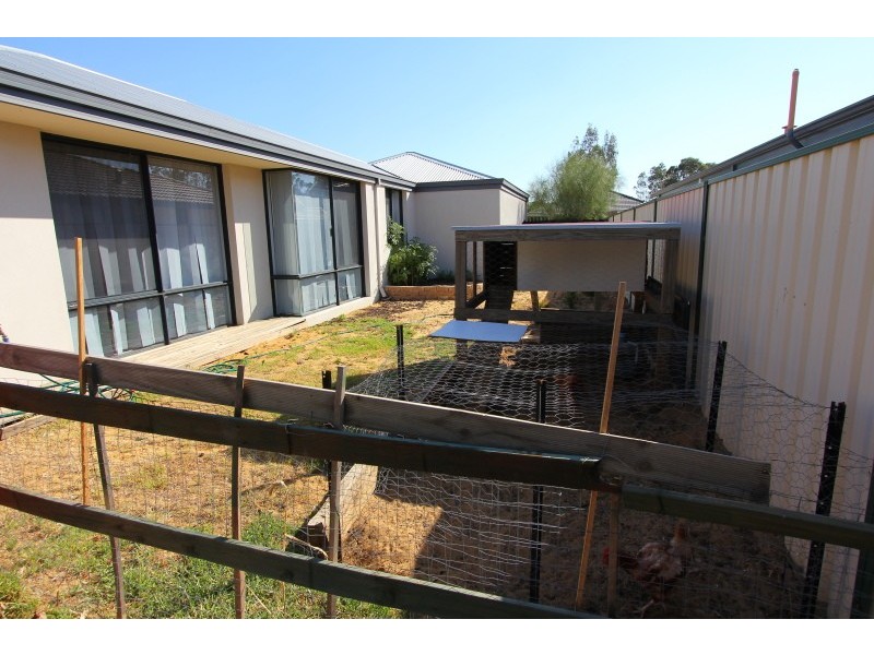 5 Summershill Gate, Kenwick WA 6107