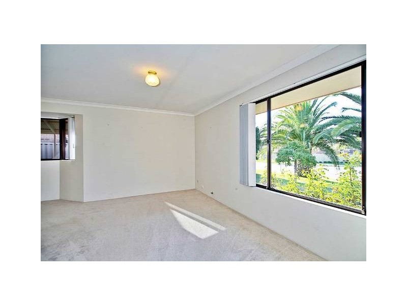 10 Bulrush Drive, Bibra Lake WA 6163