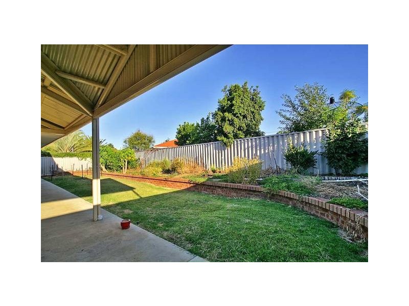 10 Bulrush Drive, Bibra Lake WA 6163