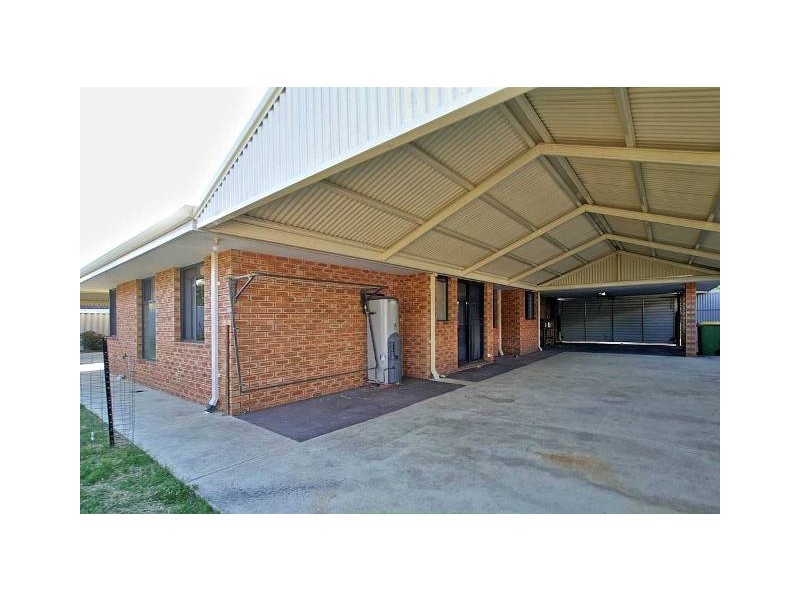 10 Bulrush Drive, Bibra Lake WA 6163