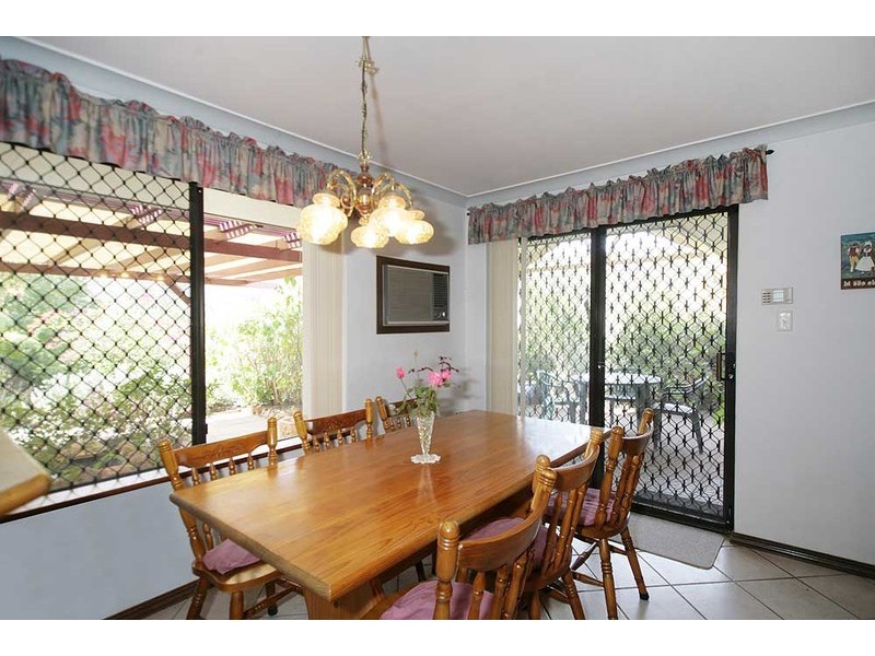 64 Amethyst Crescent, Mount Richon WA 6112