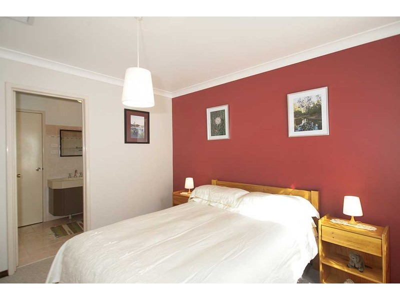 64 Amethyst Crescent, Mount Richon WA 6112